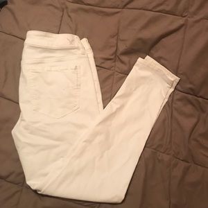 American Eagle Jeggings. Color- WHITE Size- 10 Reg